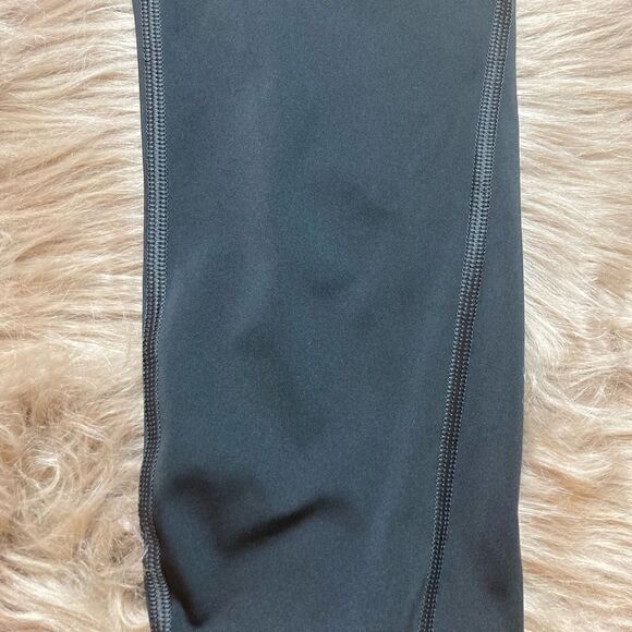 Athleta Sonic High-low Raw Hem Gray Reflective Capri Leggings - Picture 6 of 14